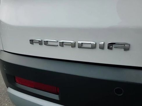 Certified 2023 GMC Acadia SLE w/ Driver Convenience Package image 5