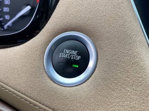 Used 2018 Cadillac XT5 Platinum image 36