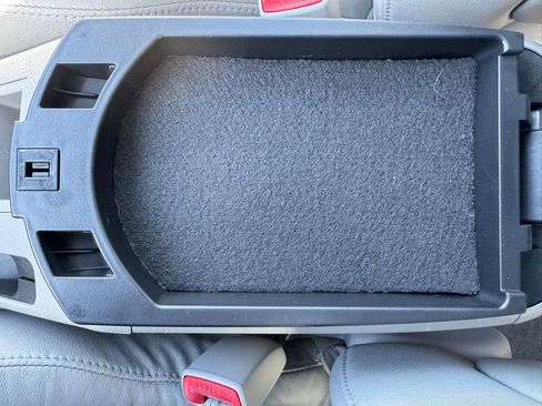 Used 2011 Toyota RAV4 Limited w/ Limited Extra Value Pkg image 19