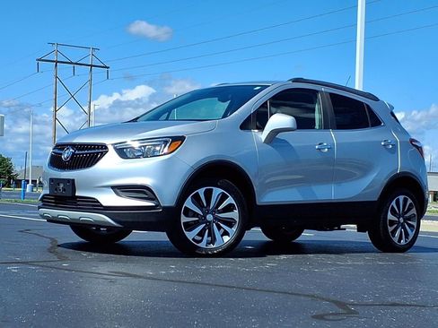 Used 2022 Buick Encore Preferred w/ Safety Package AWD/4WD image 2