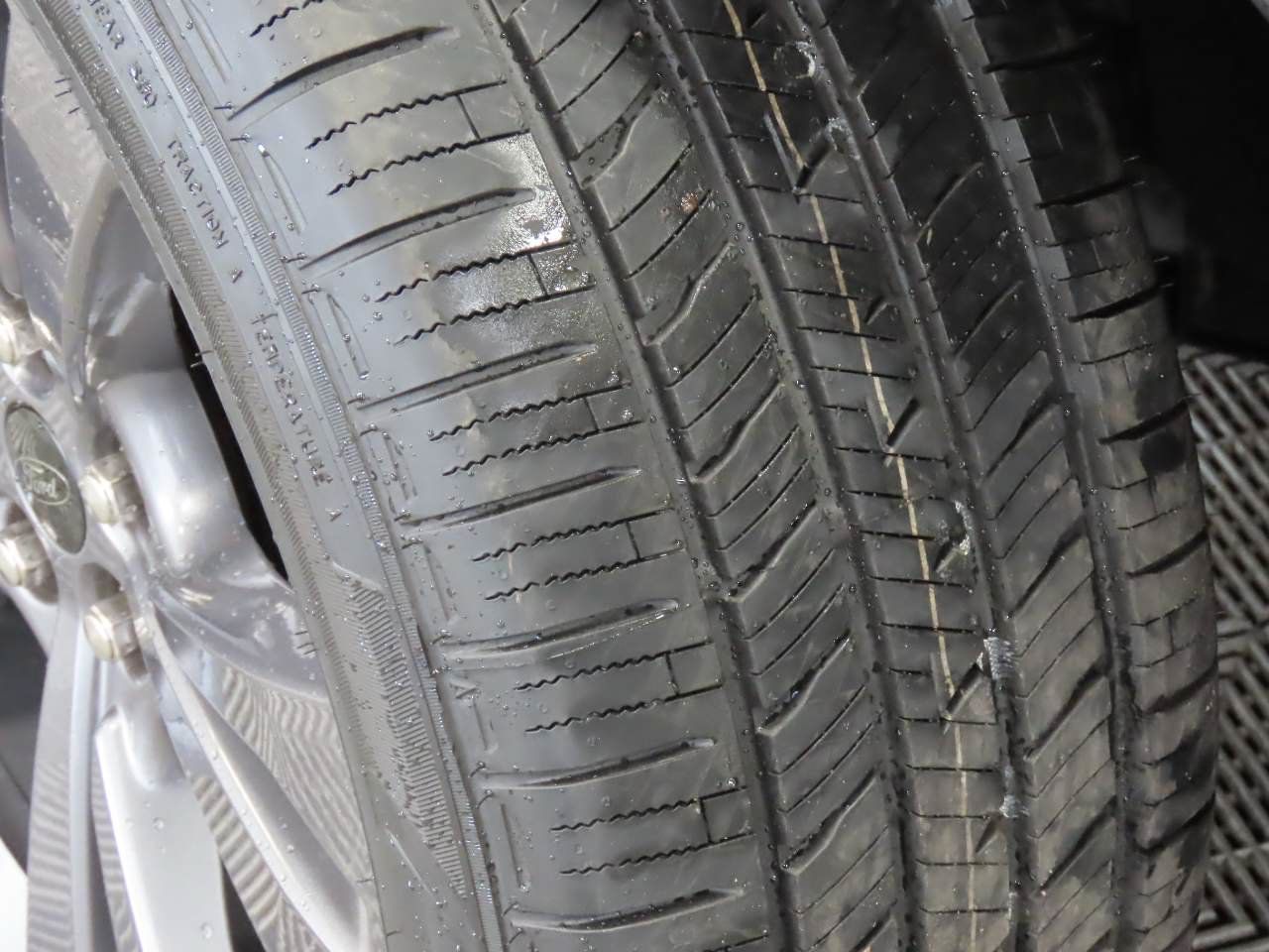 Used 2023 Ford Explorer XLT w/ Equipment Group 202A RWD image 8