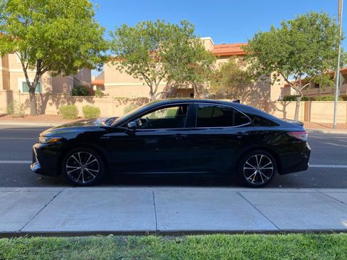 Used 2019 Toyota Camry SE w/ Audio Package FWD image 12