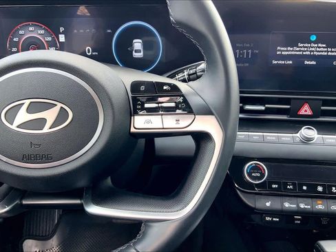 Used 2024 Hyundai Elantra SEL w/ Convenience Package image 23