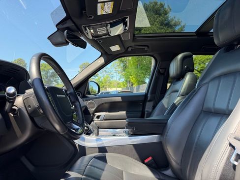 Used 2020 Land Rover Range Rover Sport HSE image 11