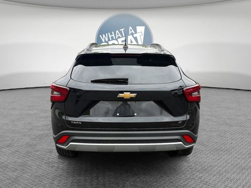 Used 2024 Chevrolet Trax LT FWD image 5