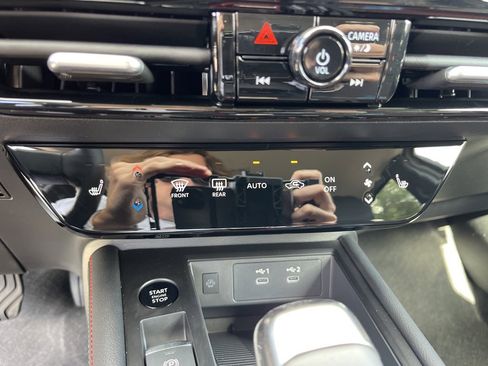 New 2026 Nissan Kicks SR w/ Cold Weather Package image 10