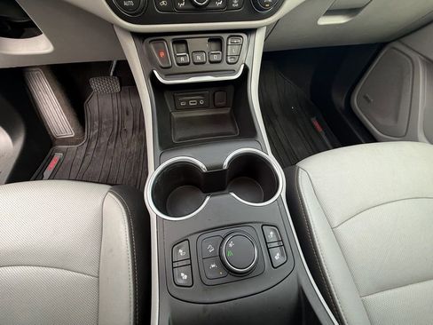 Used 2018 GMC Terrain SLT w/ Infotainment Package II image 15