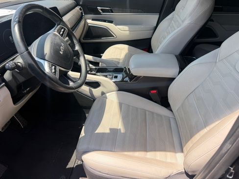 Certified 2023 Kia Telluride SX Prestige AWD/4WD image 8