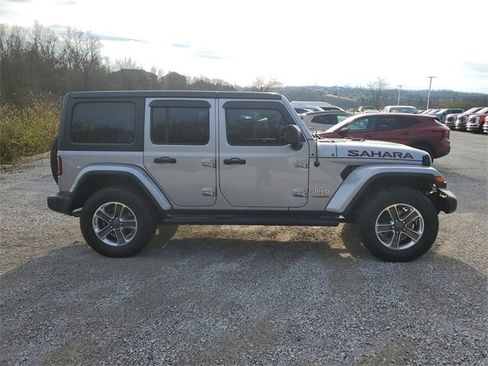 Used 2018 Jeep Wrangler Unlimited Sahara w/ Cold Weather Group image 3