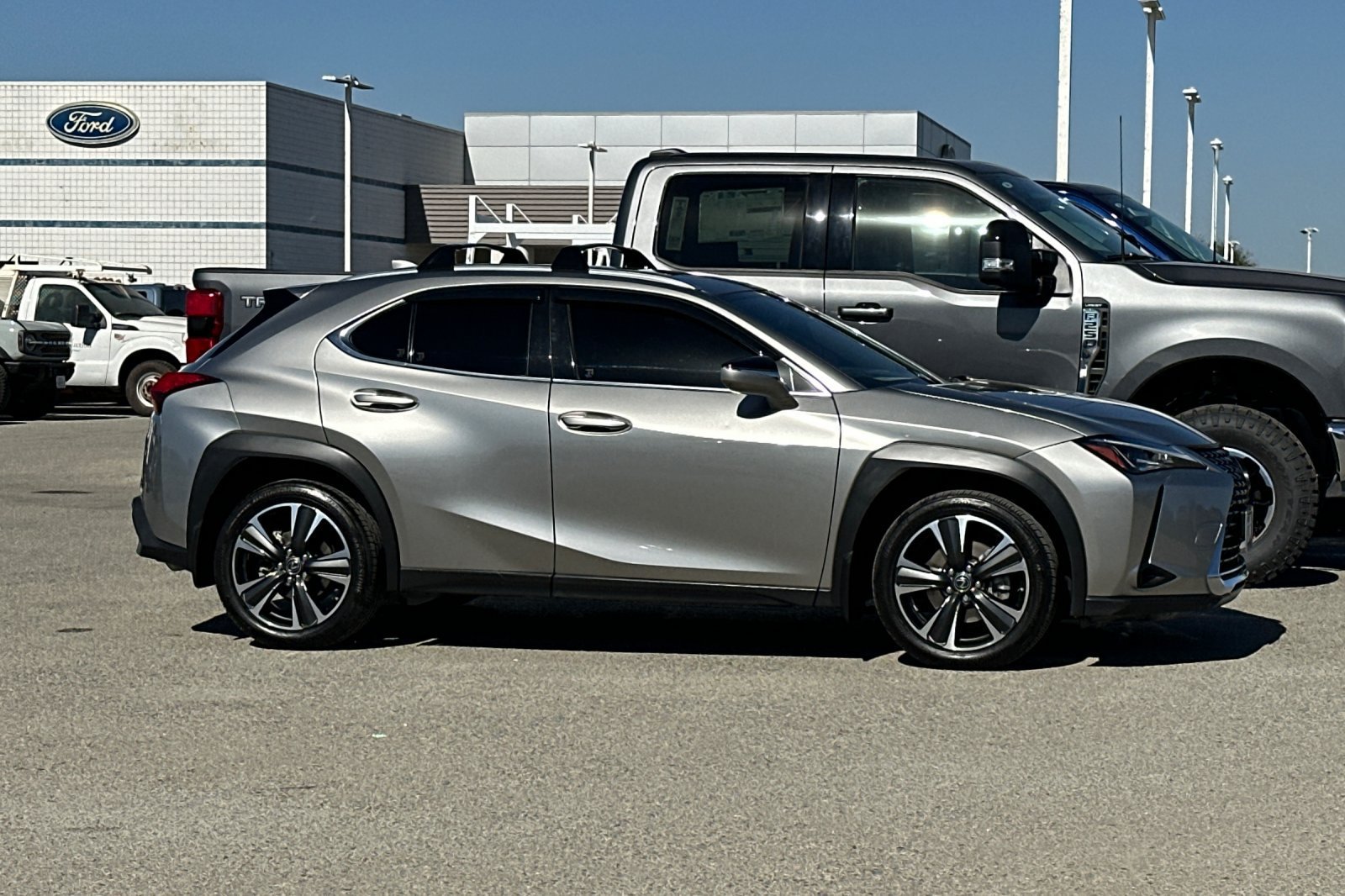 Used 2019 Lexus UX 200 w/ Premium Package FWD image 3