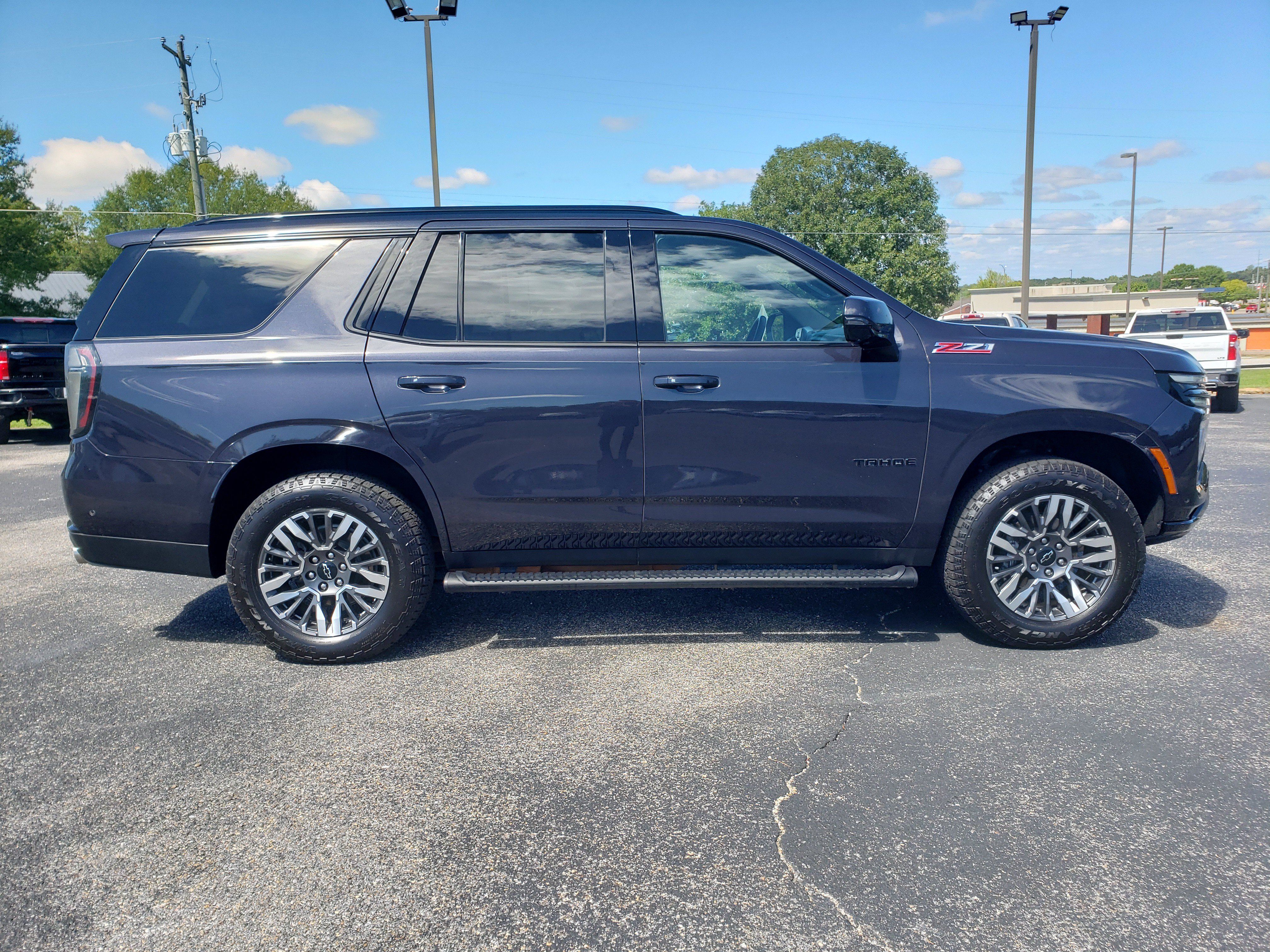 Used 2025 Chevrolet Tahoe Z71 w/ Comfort Package AWD/4WD image 5