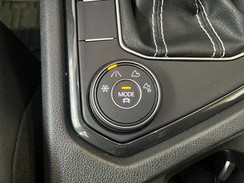 Certified 2024 Volkswagen Tiguan SE R-Line image 16