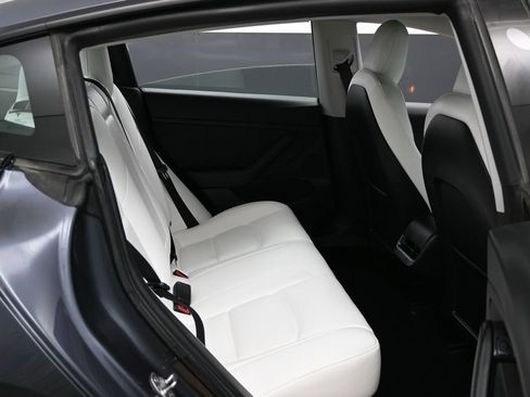 Used 2021 Tesla Model 3 Standard Range Plus RWD image 13