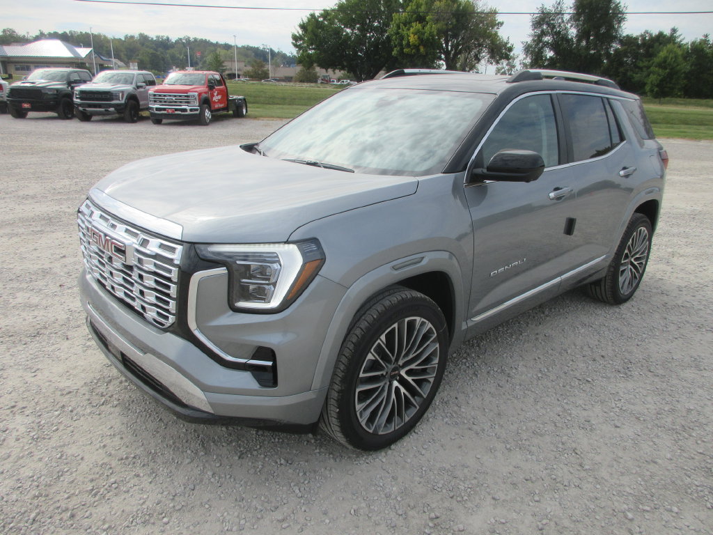 New 2027 GMC Terrain Denali w/ LPO, Black Badging Package AWD/4WD image 9