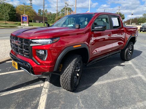 Used 2024 GMC Canyon AT4X image 2