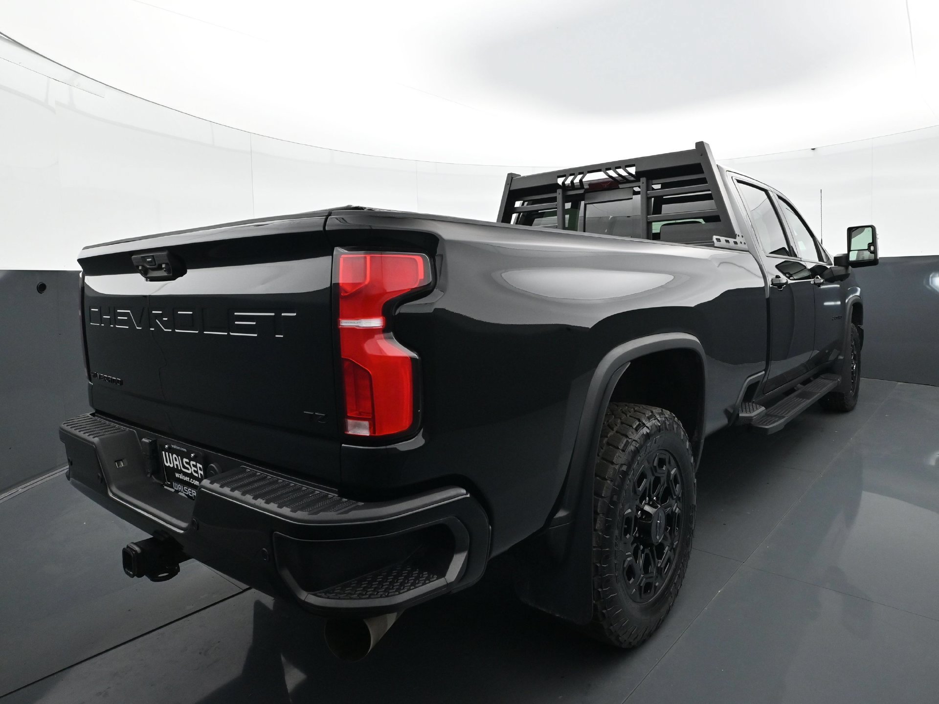 Used 2024 Chevrolet Silverado 2500 LTZ w/ LTZ Plus Package AWD/4WD image 6