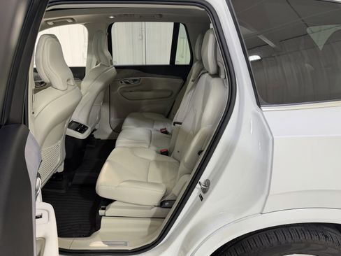 Used 2025 Volvo XC90 B5 Plus w/ Protection Package Premier image 12