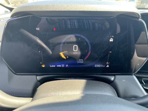 Used 2025 Chevrolet TrailBlazer LT AWD/4WD image 9
