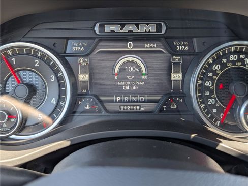 Used 2023 RAM 1500 Laramie AWD/4WD image 32