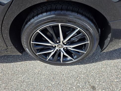 Used 2024 Toyota Camry SE FWD image 12