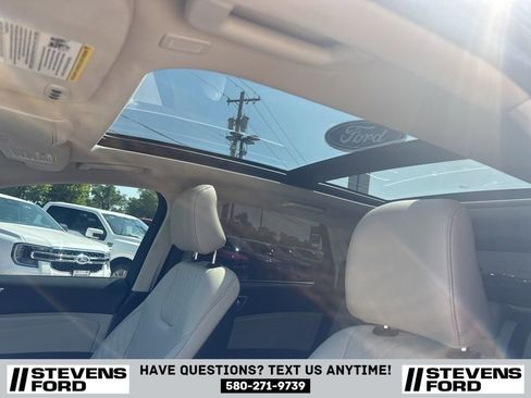 Used 2024 Ford Edge Titanium image 16