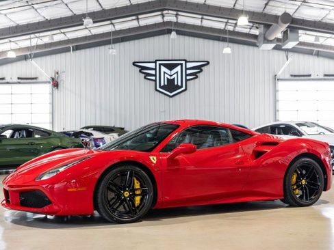 Used 2018 Ferrari 488 GTB RWD image 1