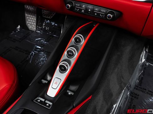Used 2022 Ferrari 812 GTS image 33
