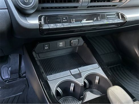 Used 2023 Toyota Prius LE image 28