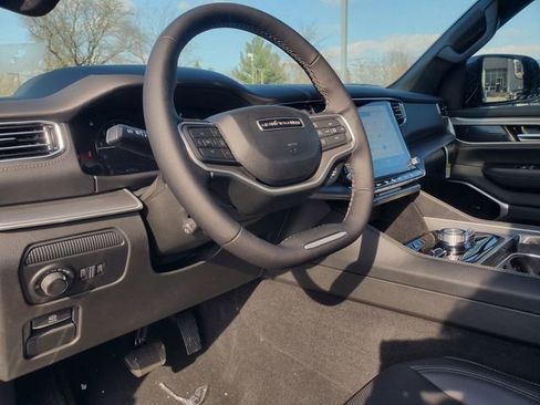 New 2026 Jeep Grand Wagoneer Limited AWD/4WD image 11