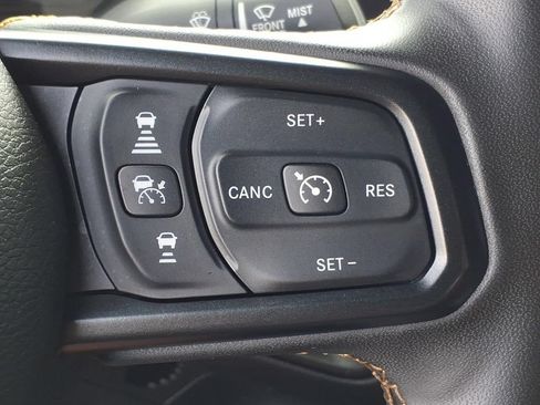 Used 2024 Jeep Wrangler Unlimited w/ Convenience Group AWD/4WD image 11