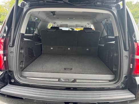 Used 2018 Chevrolet Suburban LT w/ LT Signature Package image 13