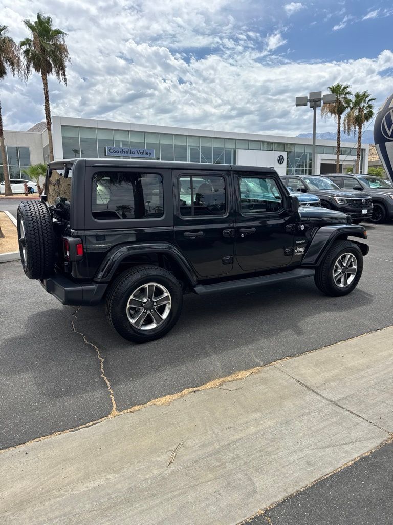 Used 2019 Jeep Wrangler Unlimited Sahara AWD/4WD image 2