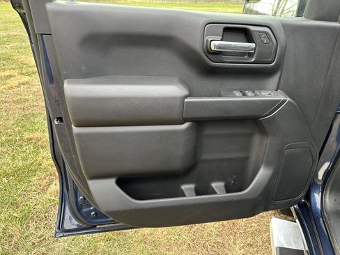 Used 2022 Chevrolet Silverado 1500 Custom image 5