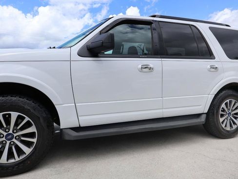 Used 2017 Ford Expedition XLT RWD image 32