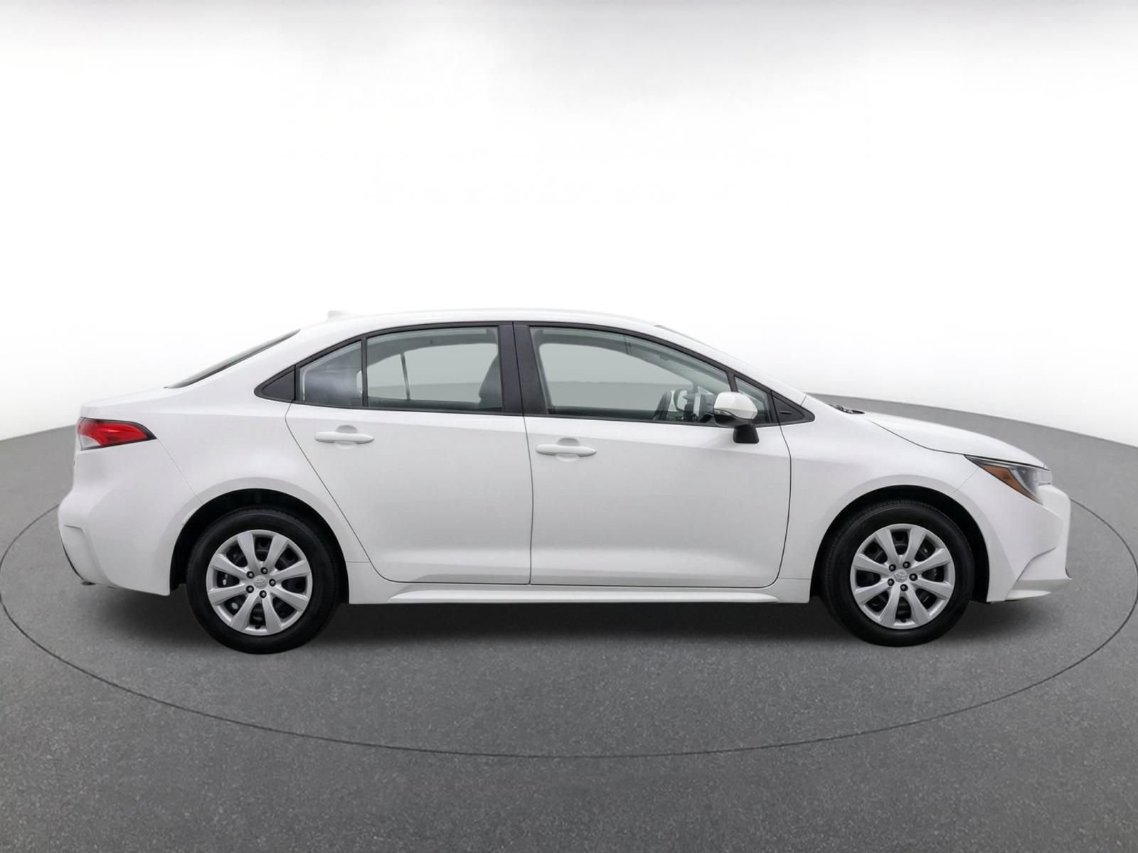 Used 2025 Toyota Corolla LE FWD image 9