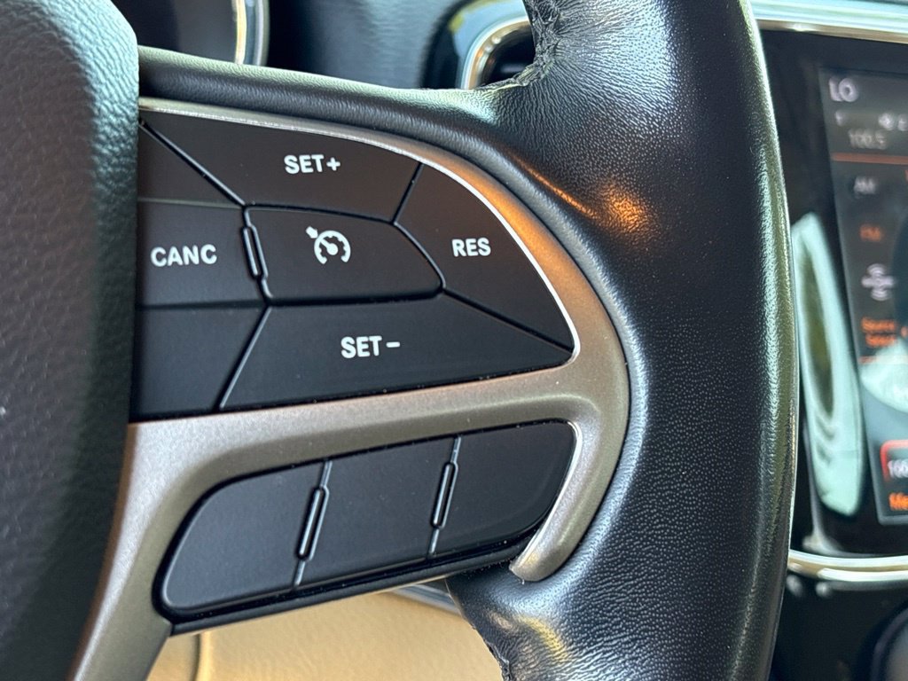 Used 2020 Jeep Grand Cherokee Limited AWD/4WD image 25