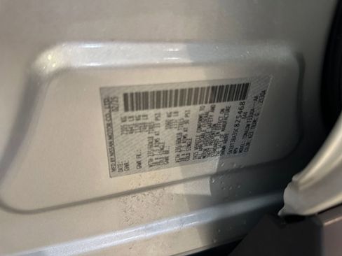 Used 2025 Nissan Rogue SV image 30