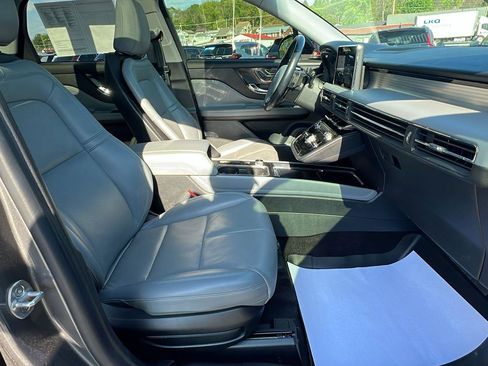 Used 2021 Lincoln Corsair AWD w/ Premium Package image 13