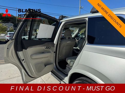 Used 2022 Volvo XC90 T6 Inscription w/ Advanced Package image 16