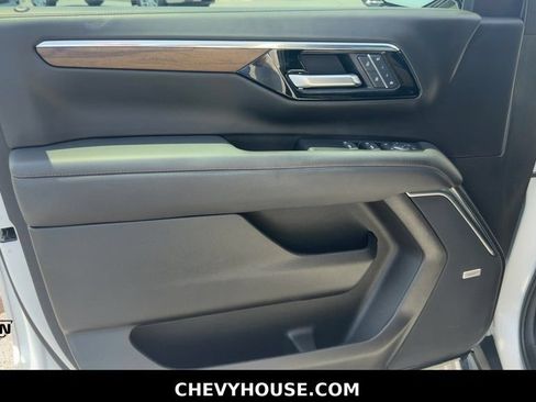 Used 2025 Chevrolet Tahoe High Country RWD image 10