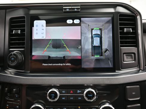 Used 2025 Ford F250 Platinum w/ Tremor Off-Road Package image 31