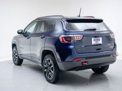 Used 2021 Jeep Compass Trailhawk w/ Sun and Sound Group AWD/4WD image 3