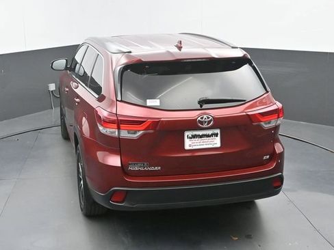 Used 2018 Toyota Highlander SE image 32