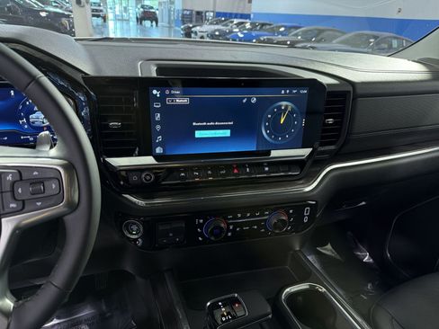 Used 2023 Chevrolet Silverado 1500 LTZ AWD/4WD image 20