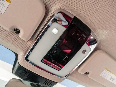 Used 2025 Rolls-Royce Cullinan image 84