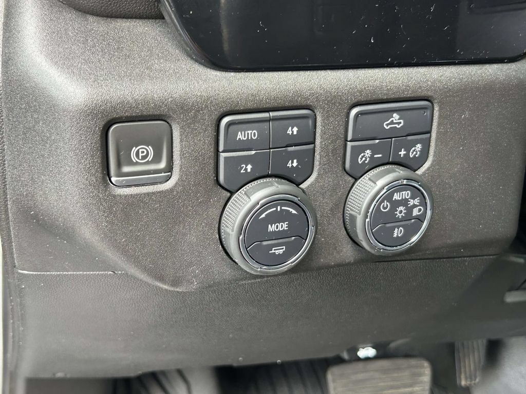 Used 2023 Chevrolet Silverado 1500 RST AWD/4WD image 20