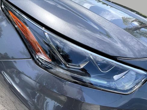 Used 2022 Toyota Highlander Limited FWD image 28