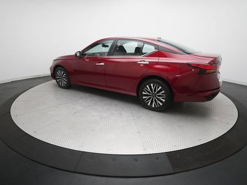 Certified 2023 Nissan Altima 2.5 SV image 13