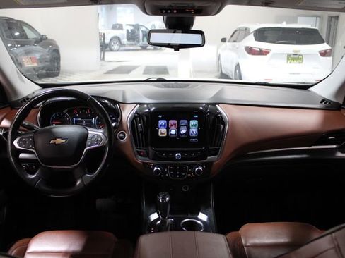 Used 2018 Chevrolet Traverse High Country image 2