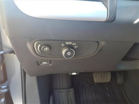 Used 2020 GMC Terrain SLE w/ Driver Convenience Package image 14